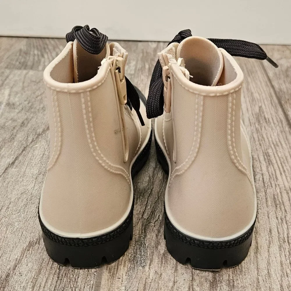 Cotton On Kids Stylish Cream and Black Ankle Boots Size 9-10
